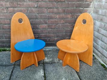 Kinderstoelen Rolf model Apollo 2 stuks hout prima staat  
 beschikbaar voor biedingen