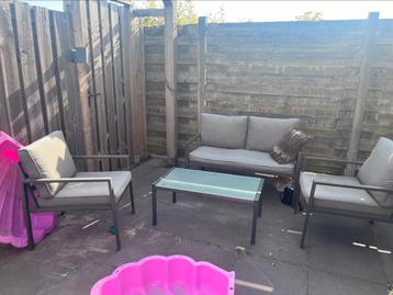 Gratis tuin set  beschikbaar voor biedingen
