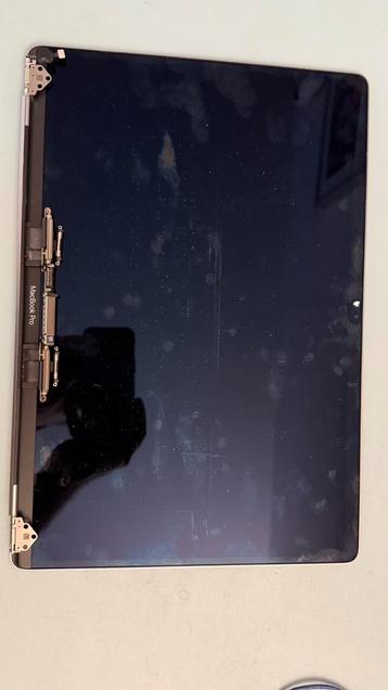 Macbook pro 16” 2019 defect scherm beschikbaar voor biedingen