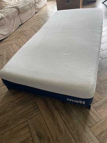 Matt Matras 100x210 + Lattenbodem beschikbaar voor biedingen