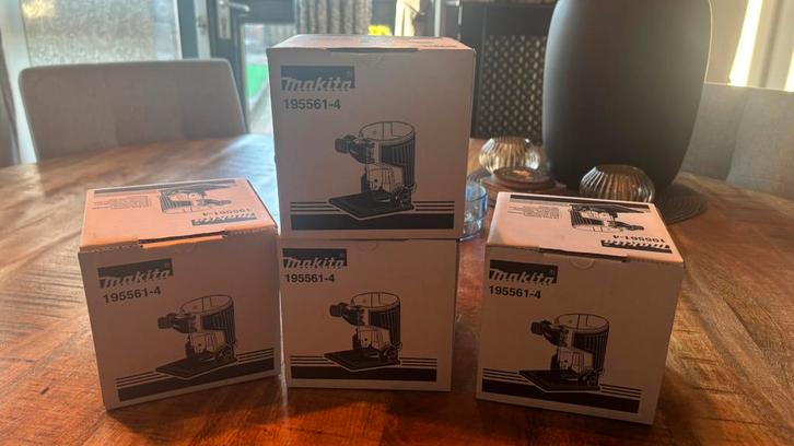 4x de makita kantelvoetstuk RT0700C, Doe-het-zelf en Verbouw, Gereedschap | Freesmachines, Nieuw, Kantenfrees, Ophalen of Verzenden