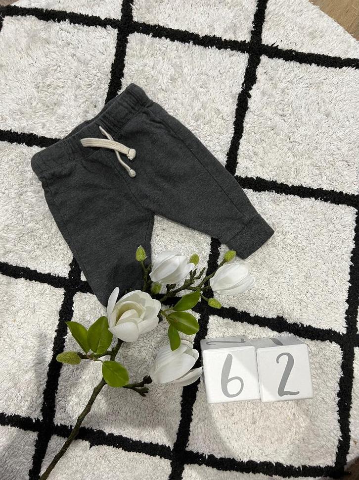 ZGAN grijs Hema baby jogging broek jogger 62 3-6M casual fit, Kinderen en Baby's, Babykleding | Maat 62, Zo goed als nieuw, Jongetje of Meisje