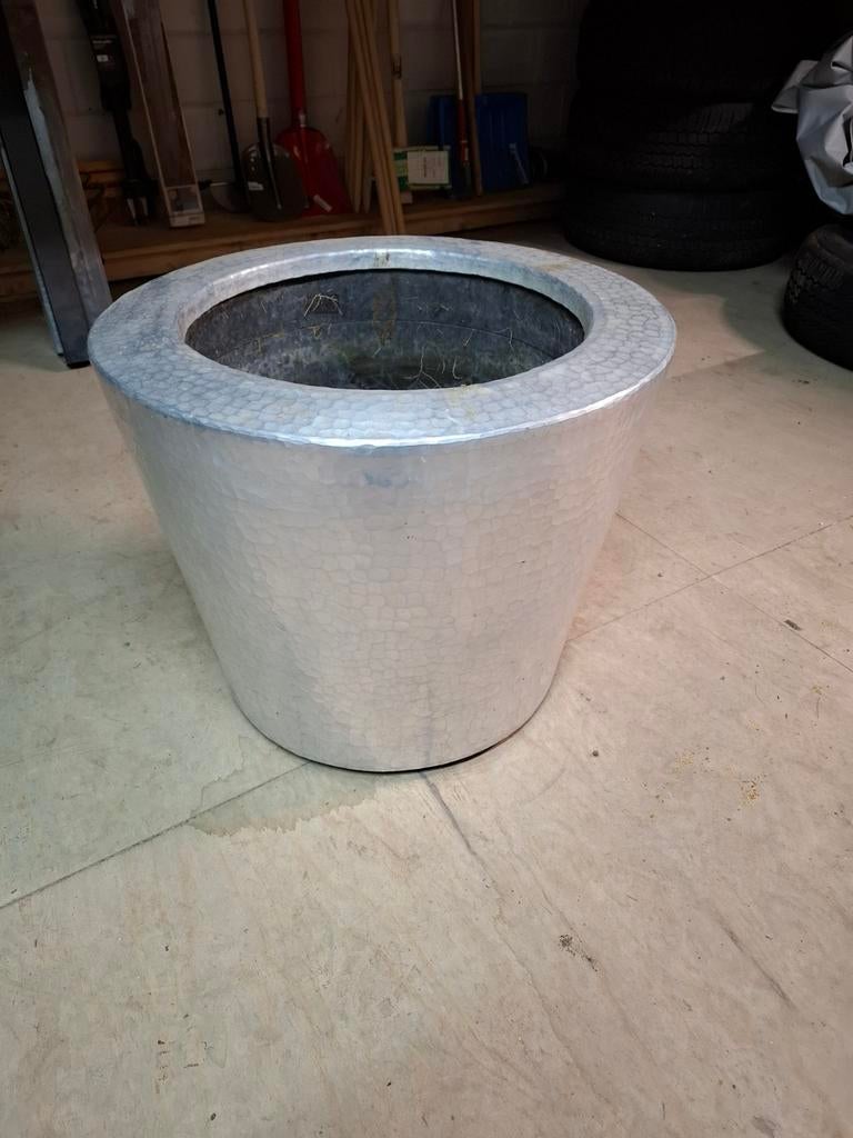 Metalen plantenbak op Wielen - Geklopt Design, Tuin en Terras, Bloempotten, Ophalen