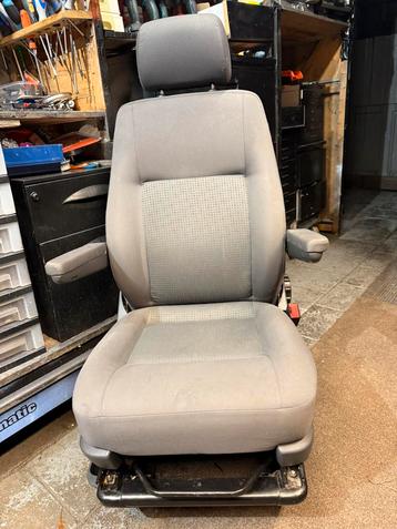 Nette bijrijdersstoel met 2 armleujingen voor vw transporter beschikbaar voor biedingen