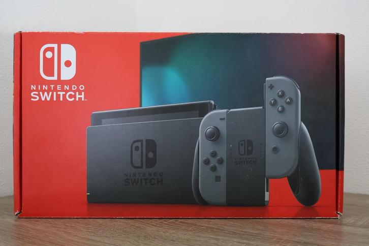 Nintendo Switch QLED + 2 controller’s en 8 Spellen, Spelcomputers en Games, Spelcomputers | Nintendo Switch, Zo goed als nieuw