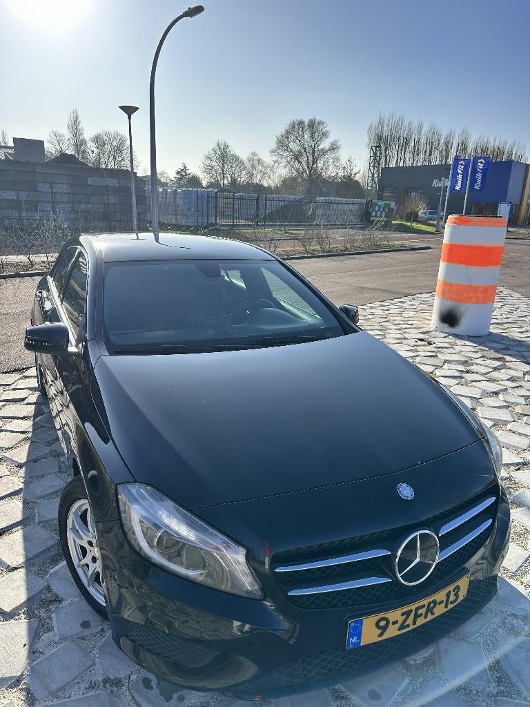 Originele Nederlandse auto, afkomstig van de tweede eigenaar, Auto's, Mercedes-Benz, 4 cilinders, Overige bekleding, Zwart, Overige kleuren