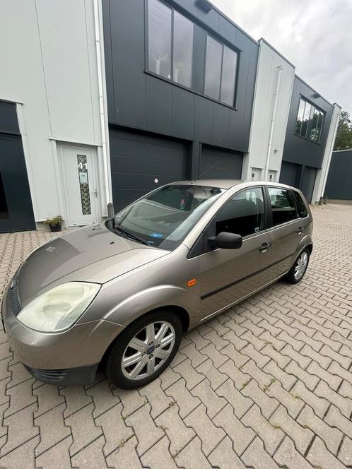 Ford Fiësta 1.6 16V 5DR 2004 Grijs, Auto's, Ford, Particulier, Fiësta, Benzine, Euro 3, C, Hatchback, Handgeschakeld, Origineel Nederlands