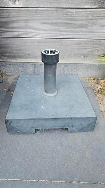 Parasol voet beschikbaar voor biedingen