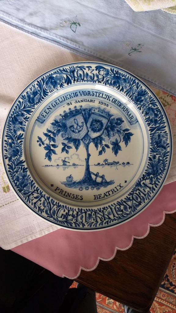 Wandbord koninklijk huis geboorte Beatrix, Antiek en Kunst, Antiek | Wandborden en Tegels, Ophalen