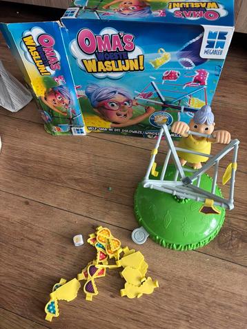 Oma aan de woeste waslijn spelletje beschikbaar voor biedingen