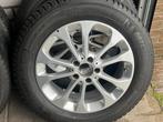 Tekoop origineel 17inch Mercedes GLA velgen met winterbanden, Auto-onderdelen, Banden en Velgen, 215 mm, Velg(en), 17 inch, Winterbanden