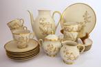 Servies Furstenberg kop en schotels borden koffiekan, Antiek en Kunst, Antiek | Servies compleet, Ophalen of Verzenden