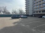 Te huur: Parkeerplaats (met slagboom) Strabolaan 2, Voorburg, Huizen en Kamers, Garages en Parkeerplaatsen, Zuid-Holland