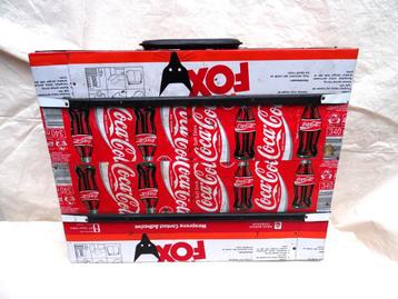 Coca-Cola koffer gemaakt van blikjes ( zie de foto ) beschikbaar voor biedingen