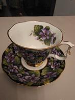 Royal Albert Violet Kop en Schotel, Huis en Inrichting, Keuken | Servies, Ophalen of Verzenden, Zo goed als nieuw, Overige stijlen