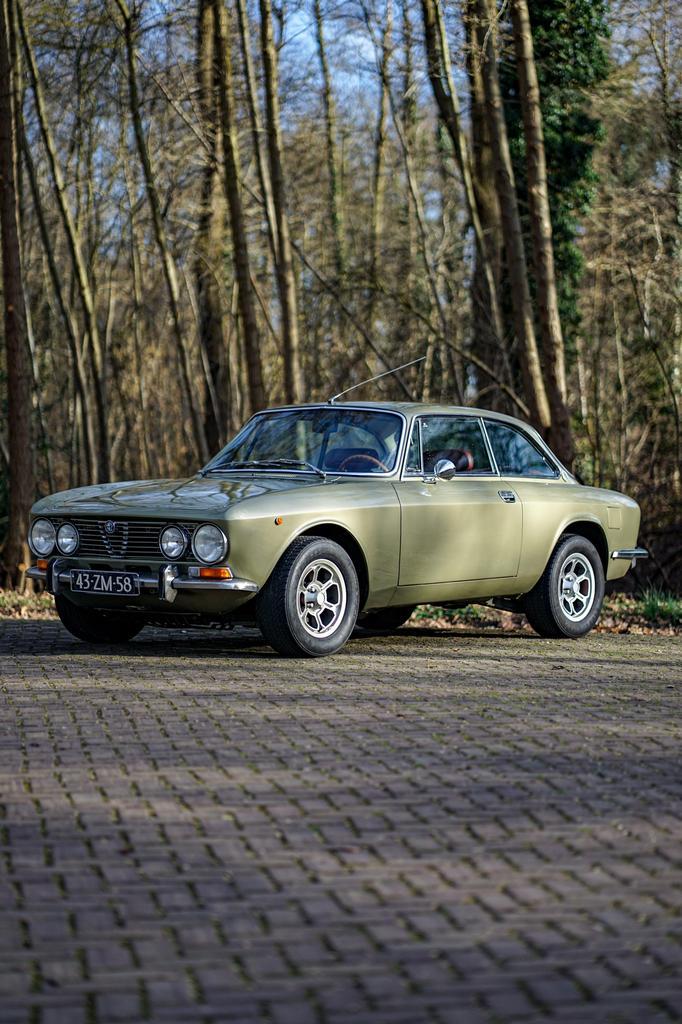 Alfa Romeo 2000 2.0 GTV Bertone 1975 Olijfgroen, Auto's, Alfa Romeo, Particulier, GTV, Benzine, Coupé, Handgeschakeld, Origineel Nederlands