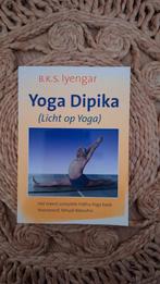 B.K.S. Iyengar - Yoga dipika (licht op yoga), Boeken, Gelezen, Meditatie of Yoga, B.K.S. Iyengar, Ophalen of Verzenden