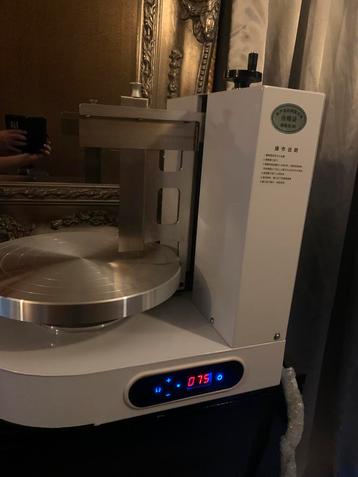 LUXE Taart machine decoratie beschikbaar voor biedingen