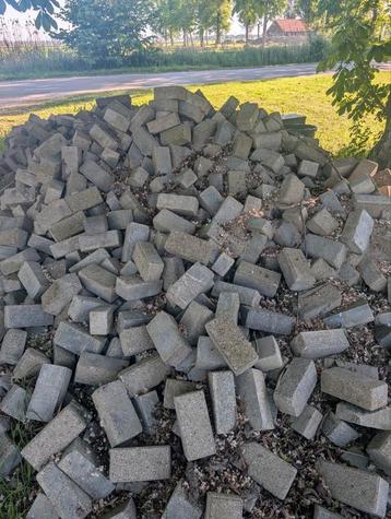 Klinkers bkk 8cm 200m2 € 3 euro per m2 beschikbaar voor biedingen