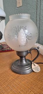 Vintage tafellamp van tin met glazen kap, Ophalen, Gebruikt, Minder dan 50 cm