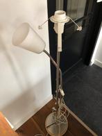 Stijlvolle staande lamp met glazen kap van ikea, Huis en Inrichting, Lampen | Vloerlampen, Ophalen, Gebruikt, Glas, 150 tot 200 cm