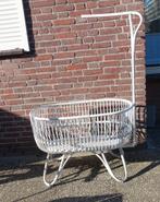 Vintage rotan wieg met hemel, Kinderen en Baby's, Babywiegjes en Ledikanten, Ophalen, Gebruikt, Wieg