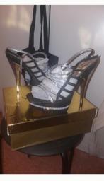 3 paar schoenen maat 38,39 en 40 voor leuke prijs, Ophalen of Verzenden, Zo goed als nieuw, Overige kleuren, Schoenen met hoge hakken