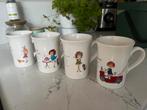 Douwe Egberts mok set van 4 pluk van de petteflat aagje, Huis en Inrichting, Keuken | Servies, Ophalen of Verzenden, Zo goed als nieuw