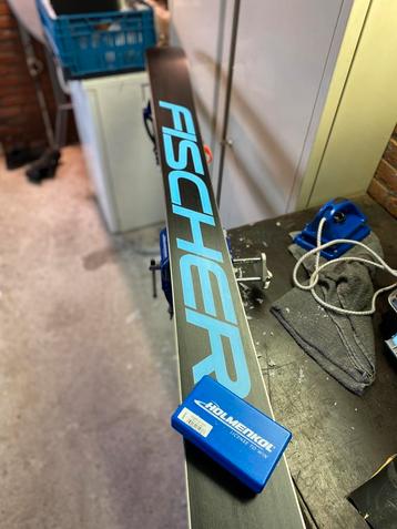 Ski onderhoud / waxen / slijpen / tuning / reparatie beschikbaar voor biedingen