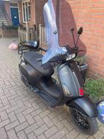 Vespa sprint full option 2022, Fietsen en Brommers, Ophalen, Vespa S, Zo goed als nieuw, Benzine