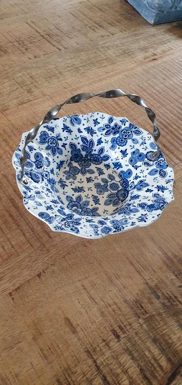 Oud Beatrix Bonbonschaaltje met Beugel beschikbaar voor biedingen