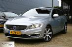 Volvo V60 2.4 D6 AWD Plug-In Hybrid Summum|Navi|Trekhaak|Nap, Auto's, Volvo, 215 pk, 110 €/maand, Te koop, Zilver of Grijs