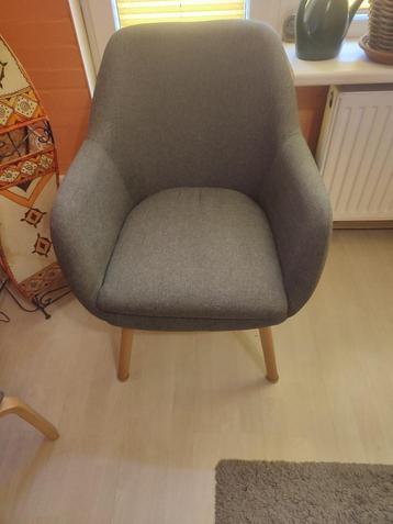 Eetkamer stoelen beschikbaar voor biedingen