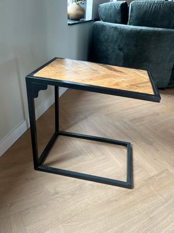 Bijzettafel / laptoptafel beschikbaar voor biedingen