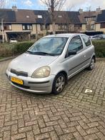 Export Toyota Yaris 1.3 16V 3DR Linea SOL AUT 2000 Grijs, 1299 cc, 15 km/l, 4 cilinders, 400 kg
