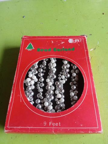 Zilvere kerst ketting  beschikbaar voor biedingen