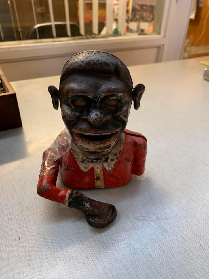 Gietijzer gietijzeren Spaarpot Jaren ’50 Jolly N bank, Verzamelen, Spaarpotten, Zo goed als nieuw, Overige thema's, Steen, Aardewerk of Keramiek