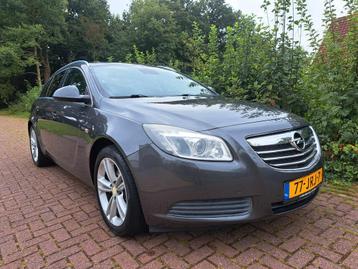 Opel Insignia 1.8 Sports Tourer/Pano-Dak/Navi/Leder/Apk:5-26 beschikbaar voor biedingen