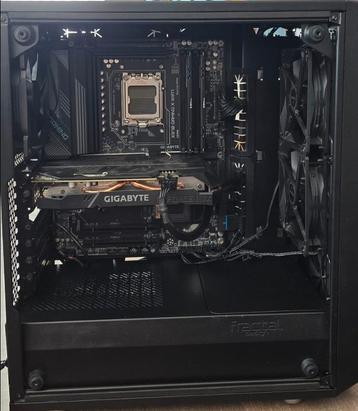GIGABYTE X870 GAMING X WIFI7 MOEDERBORD  beschikbaar voor biedingen