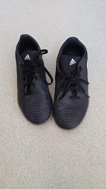 Adidas zaalvoetbalschoenen maat 38 - Zo goed als nieuw! beschikbaar voor biedingen