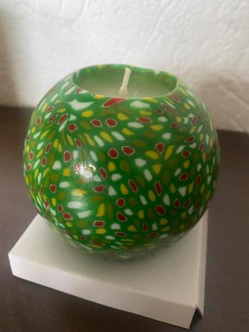 Bolkaars - Groen met Kleurrijke Spikkels beschikbaar voor biedingen