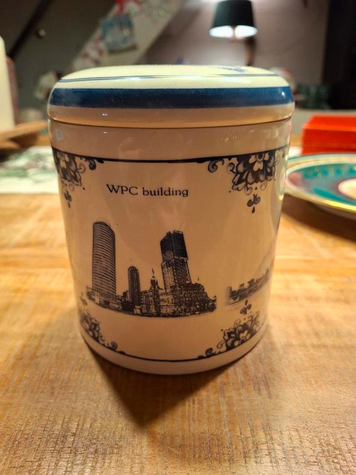 Delfts blauwe tabakspot met Rotterdamse skyline, Antiek en Kunst, Antiek | Keramiek en Aardewerk, Ophalen of Verzenden