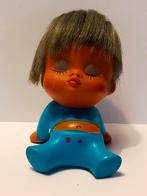 Moody cutie. Vintage rubberen pop met emotie., Verzamelen, Poppen, Ophalen of Verzenden, Gebruikt, Pop