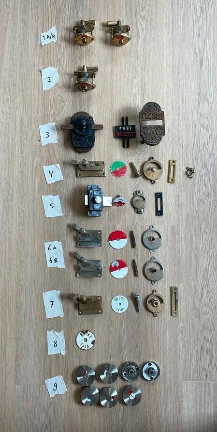 ANTIEK Toiletslot / WCslot / Badkamerslot. Vrij - Bezet OUD, Antiek en Kunst, Antiek | Koper en Brons, Ophalen of Verzenden