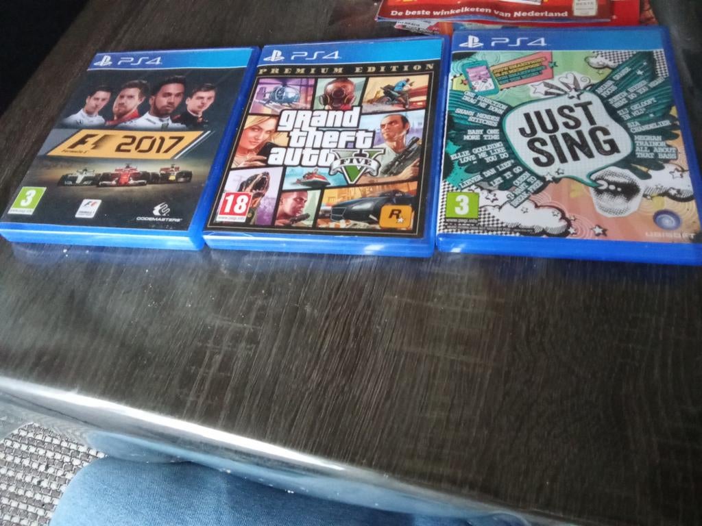 ps 4 spelen wil je maar 1 spel kijk beschrijving, Spelcomputers en Games, 1 speler, Ophalen of Verzenden, Zo goed als nieuw, Vanaf 3 jaar