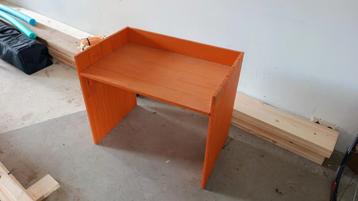 Eiken kinderbureau werktafel oranje beschikbaar voor biedingen