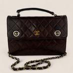 Chanel dubbel draaislot schoudertas, Overige merken, Gebruikt, Bruin, Ophalen of Verzenden