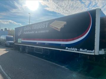 Trailer met klep  stuuras  beschikbaar voor biedingen
