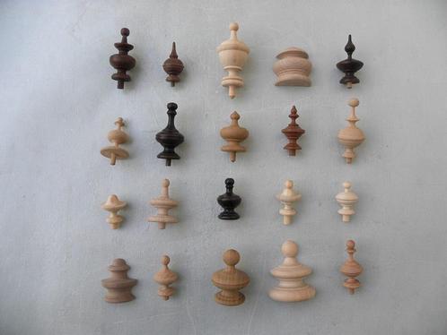 Doos met houten tollen, torens, Antiek en Kunst, Antiek | Klokken, Ophalen of Verzenden