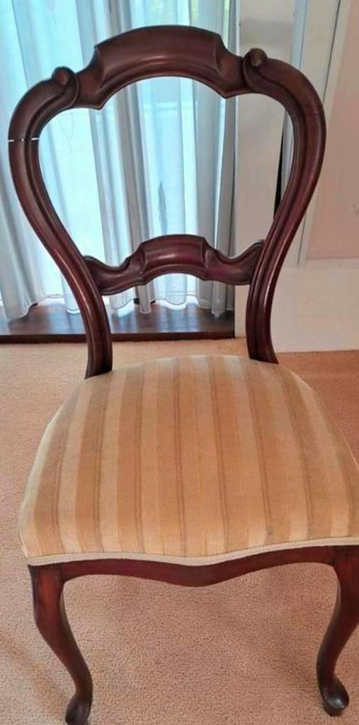 Drie Vintage Stoelen met Houten Frame, Huis en Inrichting, Stoelen, Gebruikt, Drie, Hout, Stof, Bruin, Ophalen of Verzenden